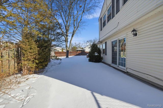 2635 Renshaw Drive, Troy, MI 48085