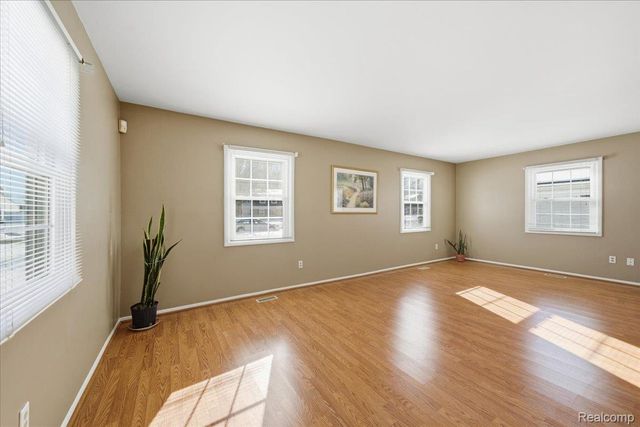 2635 Renshaw Drive, Troy, MI 48085