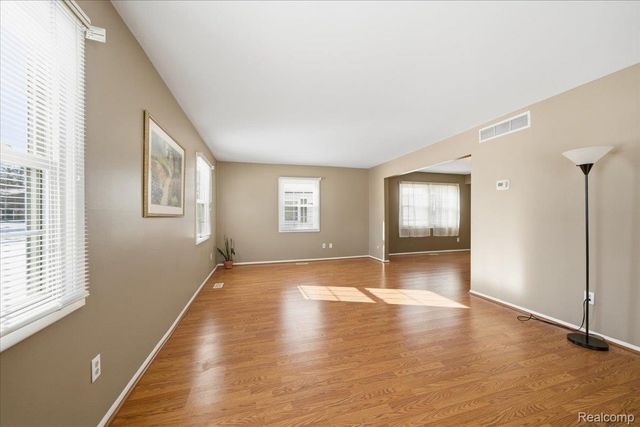 2635 Renshaw Drive, Troy, MI 48085