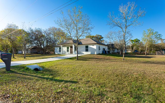 7757 NW 82nd Court, Okeechobee, FL 34972