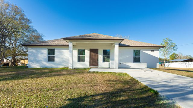 7757 NW 82nd Court, Okeechobee, FL 34972
