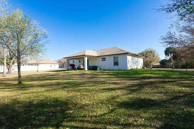 7757 NW 82nd Court, Okeechobee, FL 34972