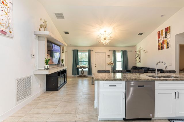 7757 NW 82nd Court, Okeechobee, FL 34972