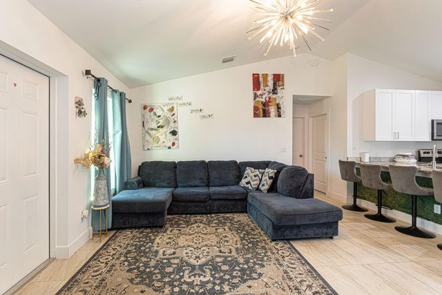 7757 NW 82nd Court, Okeechobee, FL 34972