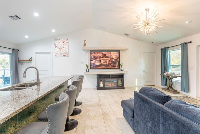 7757 NW 82nd Court, Okeechobee, FL 34972