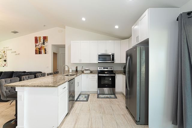 7757 NW 82nd Court, Okeechobee, FL 34972