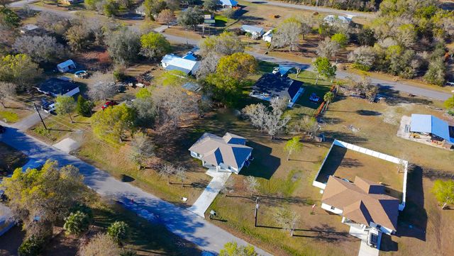 7757 NW 82nd Court, Okeechobee, FL 34972