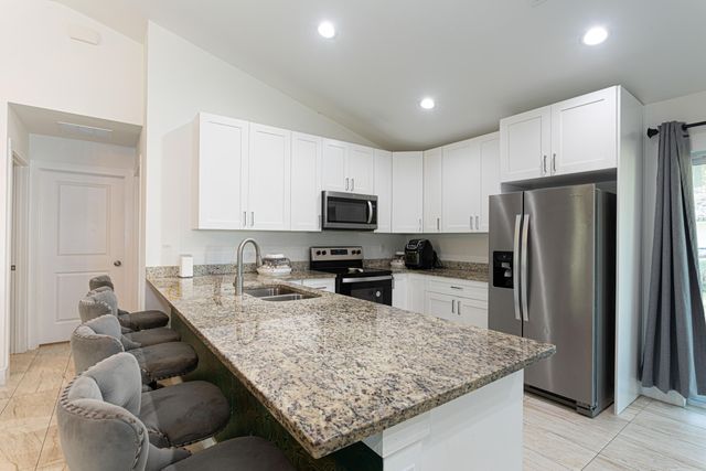 7757 NW 82nd Court, Okeechobee, FL 34972