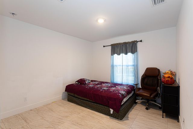 7757 NW 82nd Court, Okeechobee, FL 34972