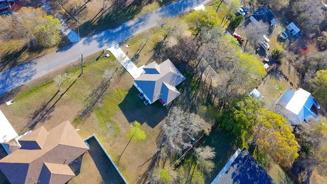 7757 NW 82nd Court, Okeechobee, FL 34972