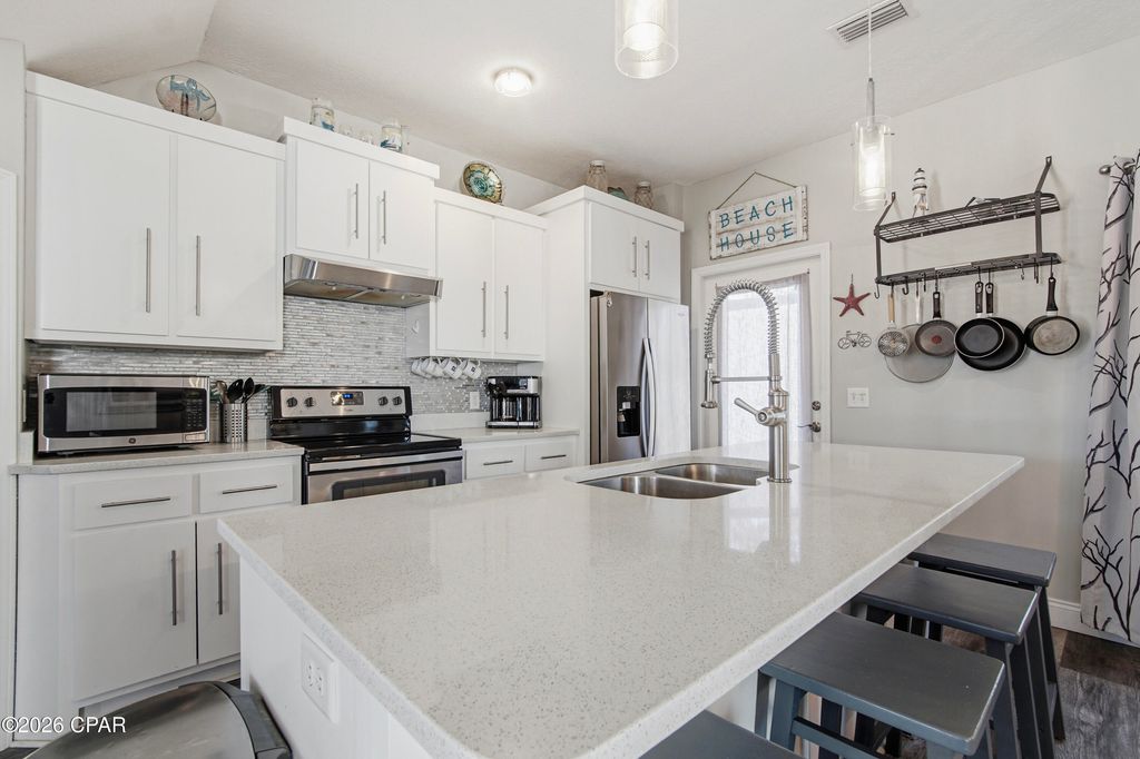 Image 11 of property listing at 5623 Hilltop Avenue, Panama City Beach, FL 32408