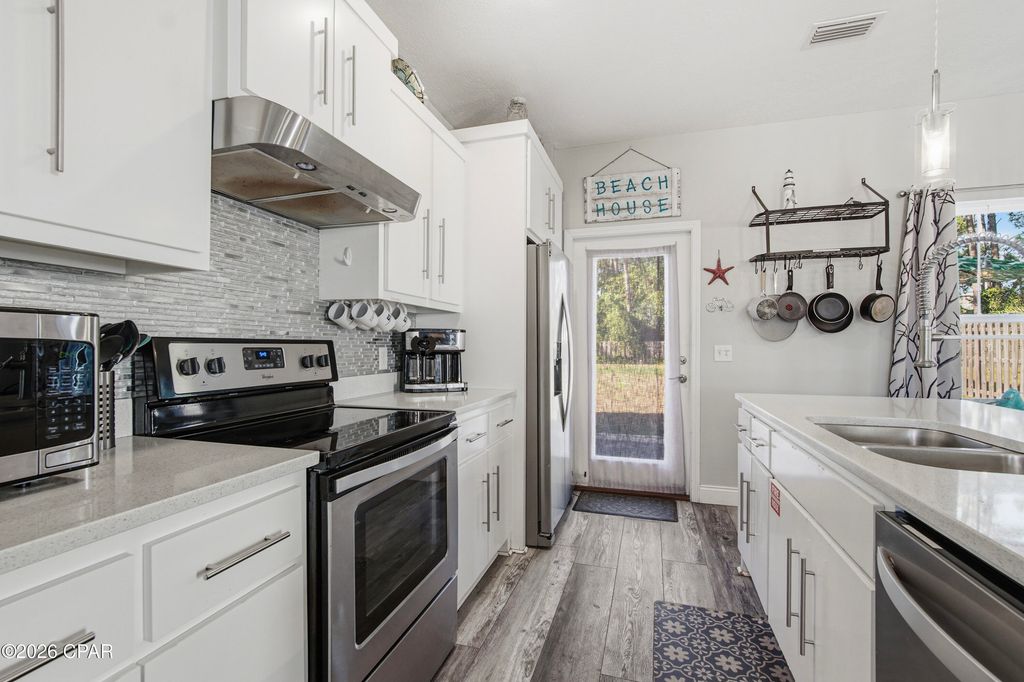 Image 12 of property listing at 5623 Hilltop Avenue, Panama City Beach, FL 32408
