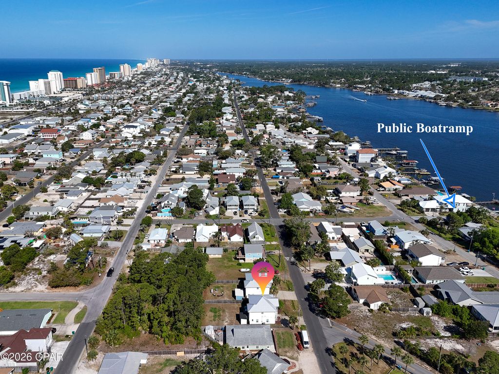 Image 3 of property listing at 5623 Hilltop Avenue, Panama City Beach, FL 32408