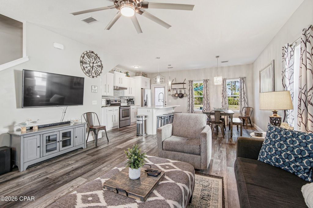 Image 7 of property listing at 5623 Hilltop Avenue, Panama City Beach, FL 32408