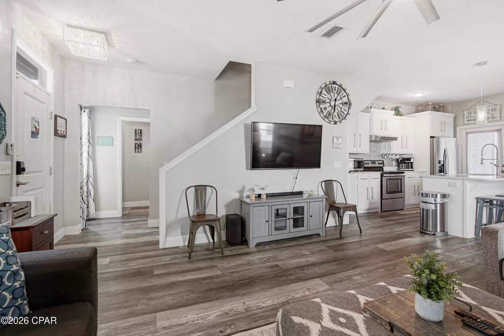 Image 8 of property listing at 5623 Hilltop Avenue, Panama City Beach, FL 32408