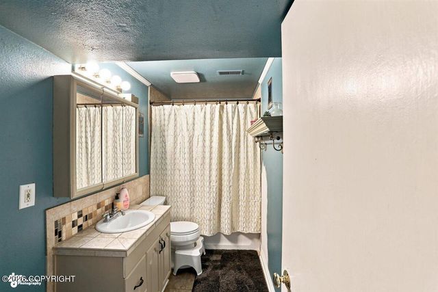 6601 Eileen Circle, Anchorage, AK 99507