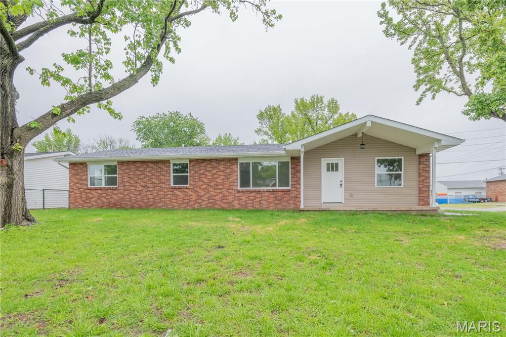 615 Texas Boulevard, Bethalto, IL 62010