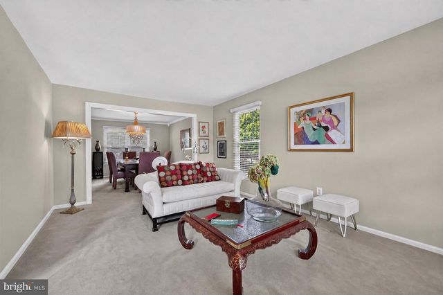 2 DOMINION DR, Marlton, NJ 08053