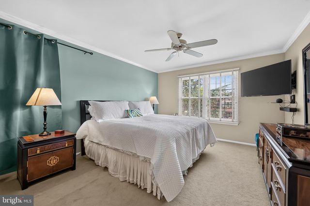 2 DOMINION DR, Marlton, NJ 08053