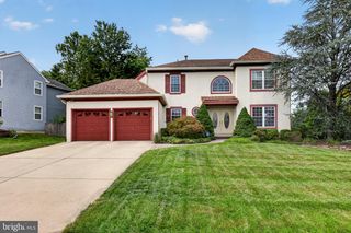 2 DOMINION DR, Marlton, NJ 08053