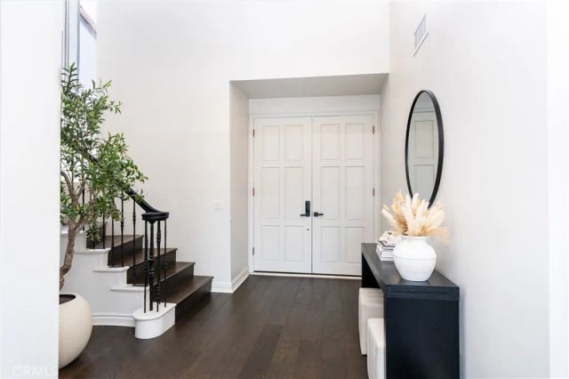 24408 Voltara Court, Calabasas, CA 91302