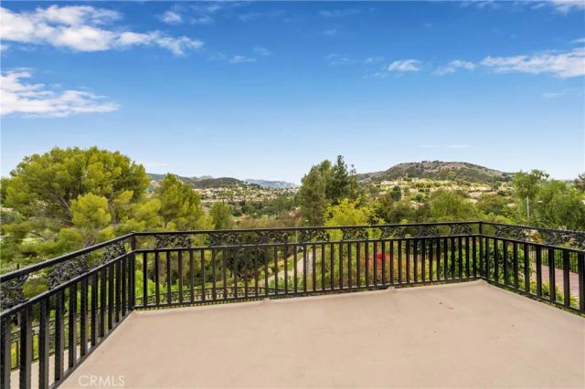 24408 Voltara Court, Calabasas, CA 91302
