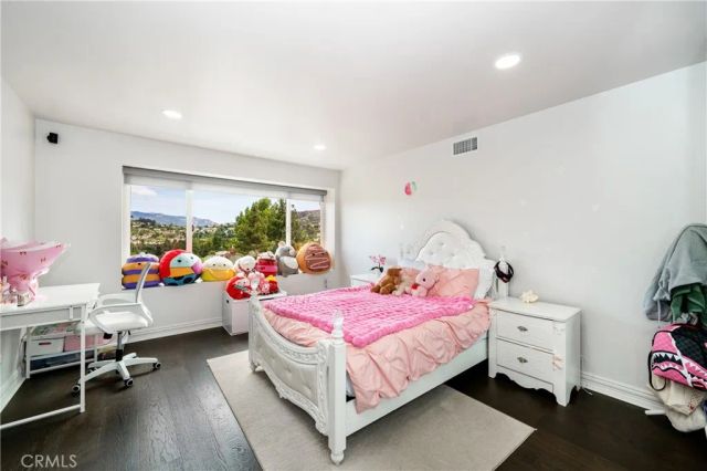 24408 Voltara Court, Calabasas, CA 91302