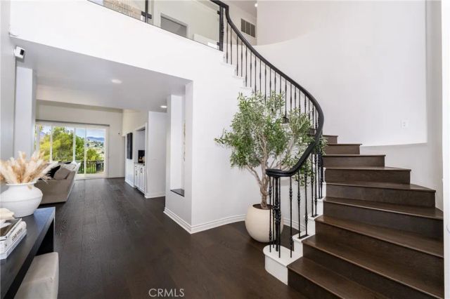 24408 Voltara Court, Calabasas, CA 91302
