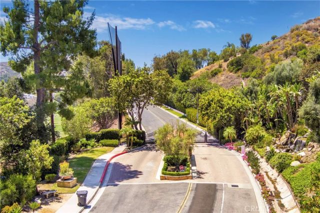 24408 Voltara Court, Calabasas, CA 91302