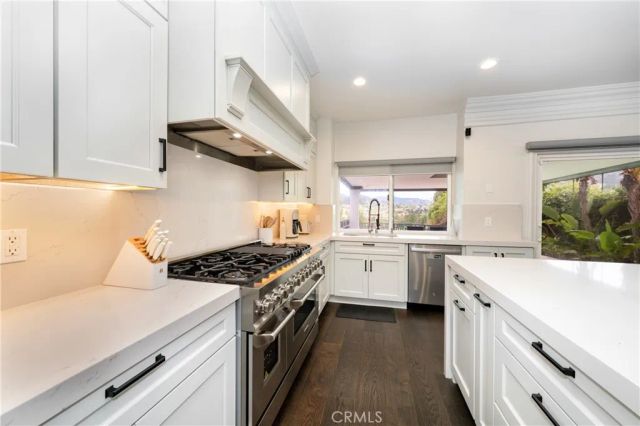 24408 Voltara Court, Calabasas, CA 91302