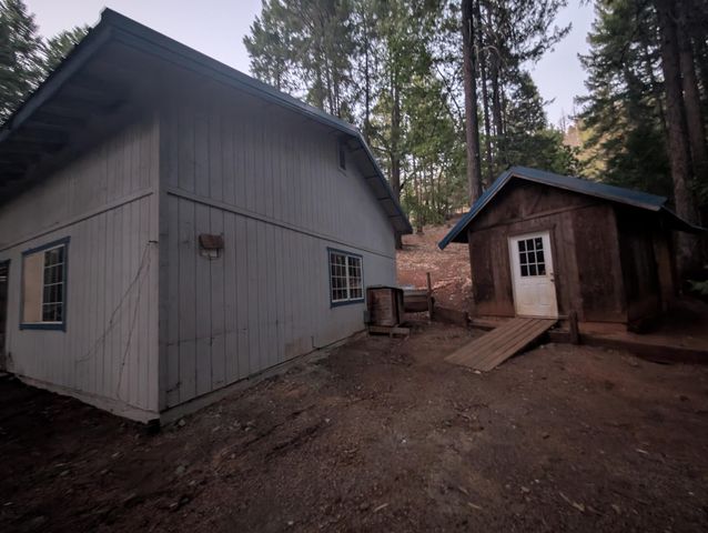 211 Goa Way, Lewiston, CA 96052
