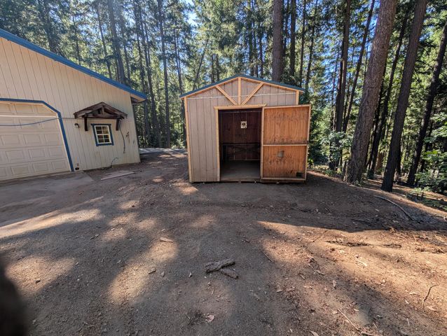 211 Goa Way, Lewiston, CA 96052