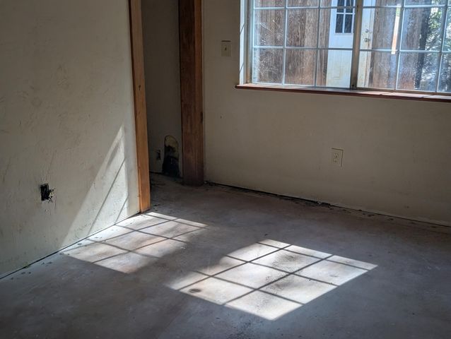 211 Goa Way, Lewiston, CA 96052