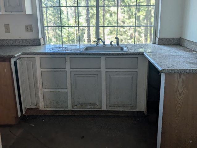 211 Goa Way, Lewiston, CA 96052