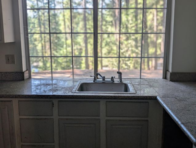 211 Goa Way, Lewiston, CA 96052