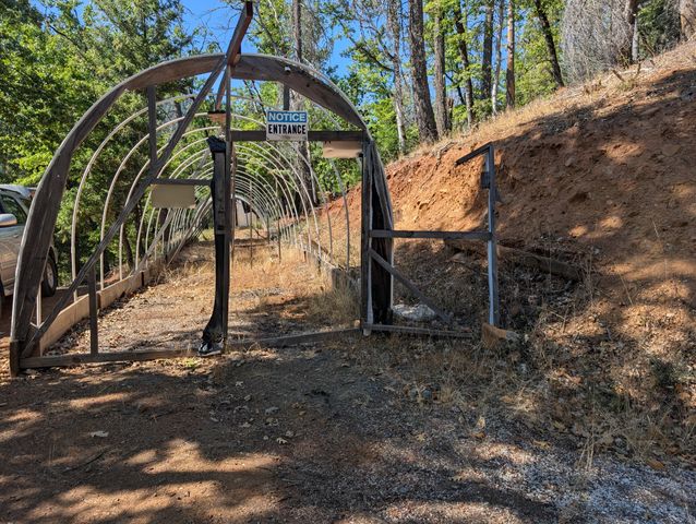 211 Goa Way, Lewiston, CA 96052