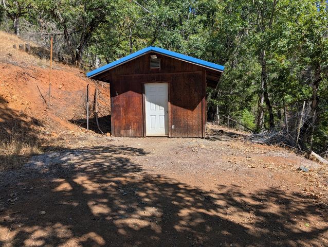 211 Goa Way, Lewiston, CA 96052