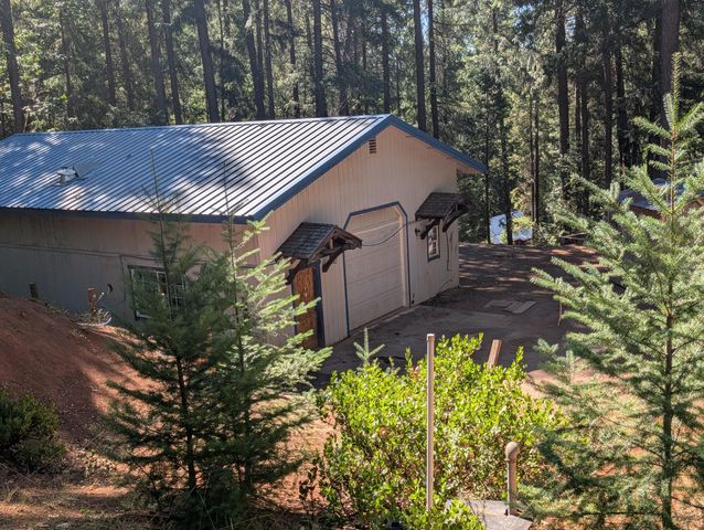 211 Goa Way, Lewiston, CA 96052