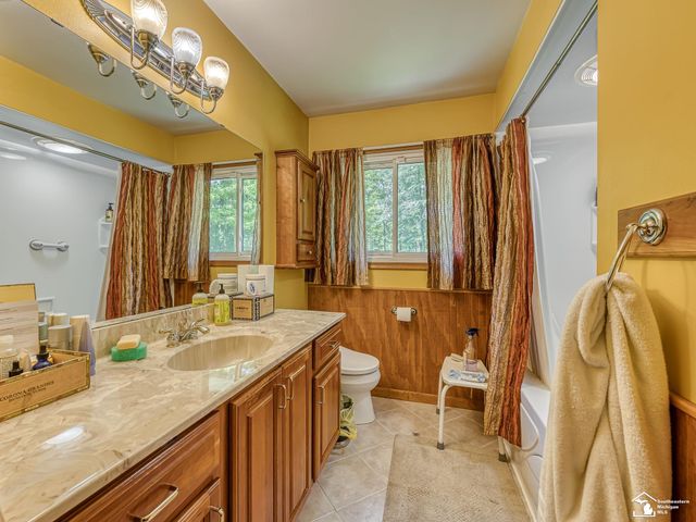 4496 School Road, Temperance, MI 48182