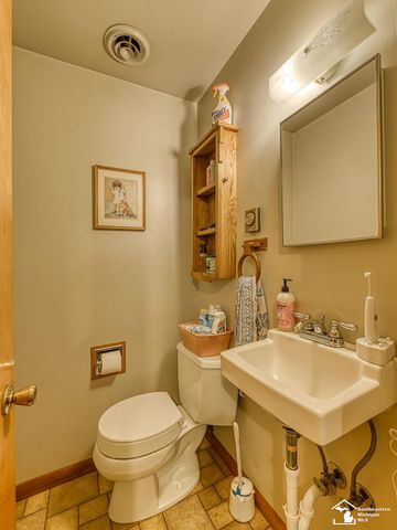 4496 School Road, Temperance, MI 48182