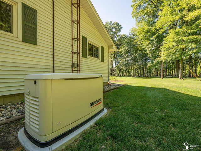 4496 School Road, Temperance, MI 48182