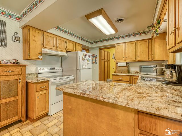 4496 School Road, Temperance, MI 48182