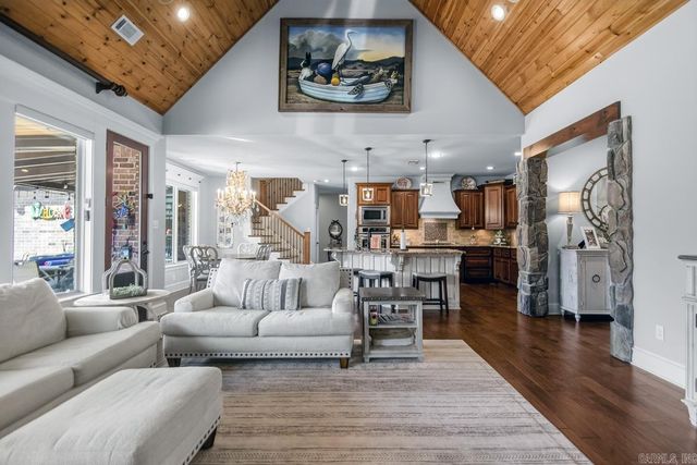 9017 Naples Cove, Benton, AR 72019