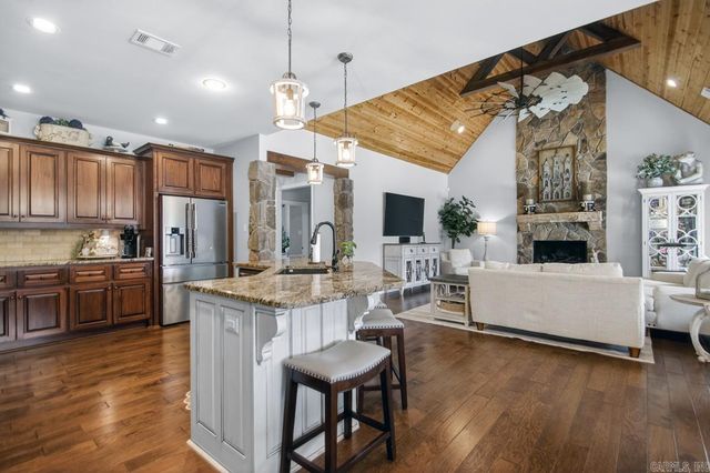 9017 Naples Cove, Benton, AR 72019