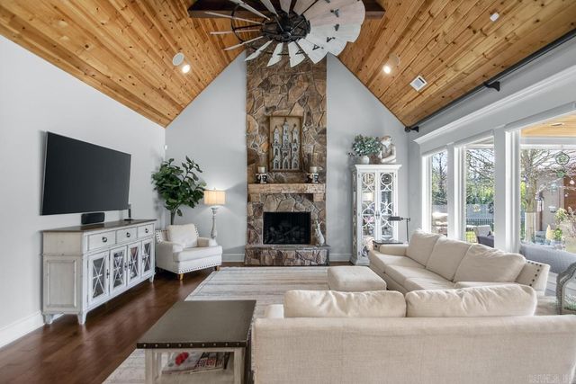 9017 Naples Cove, Benton, AR 72019