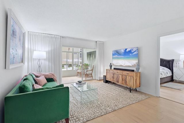 995 LAGUNA DRIVE 103, Venice, FL 34285