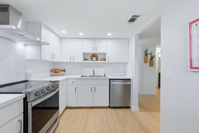 995 LAGUNA DRIVE 103, Venice, FL 34285