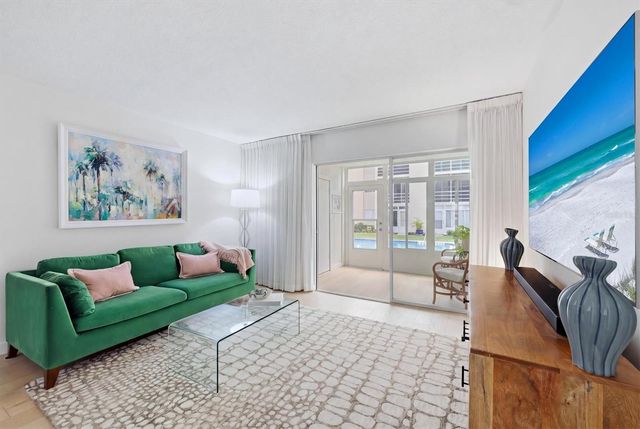 995 LAGUNA DRIVE 103, Venice, FL 34285