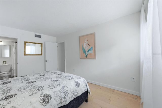 995 LAGUNA DRIVE 103, Venice, FL 34285