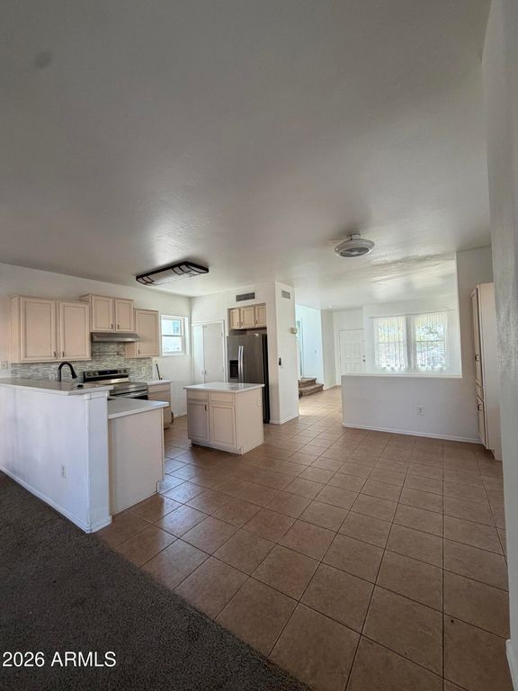 7245 S 41ST Drive, Phoenix, AZ 85041 — photo 5